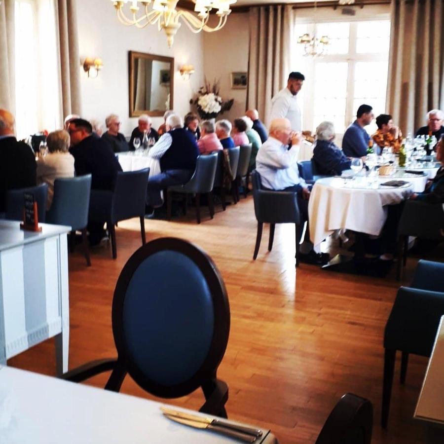 Le Cheval Blanc Hotel Jargeau Eksteriør billede
