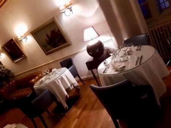 Le Cheval Blanc Hotel Jargeau Eksteriør billede